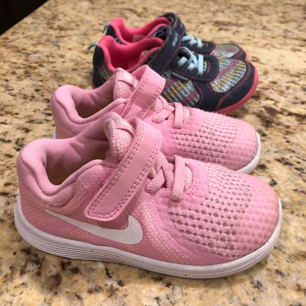 Toddler Girl Sneakers Nike sz 8 Stride Rite Sz 8.5